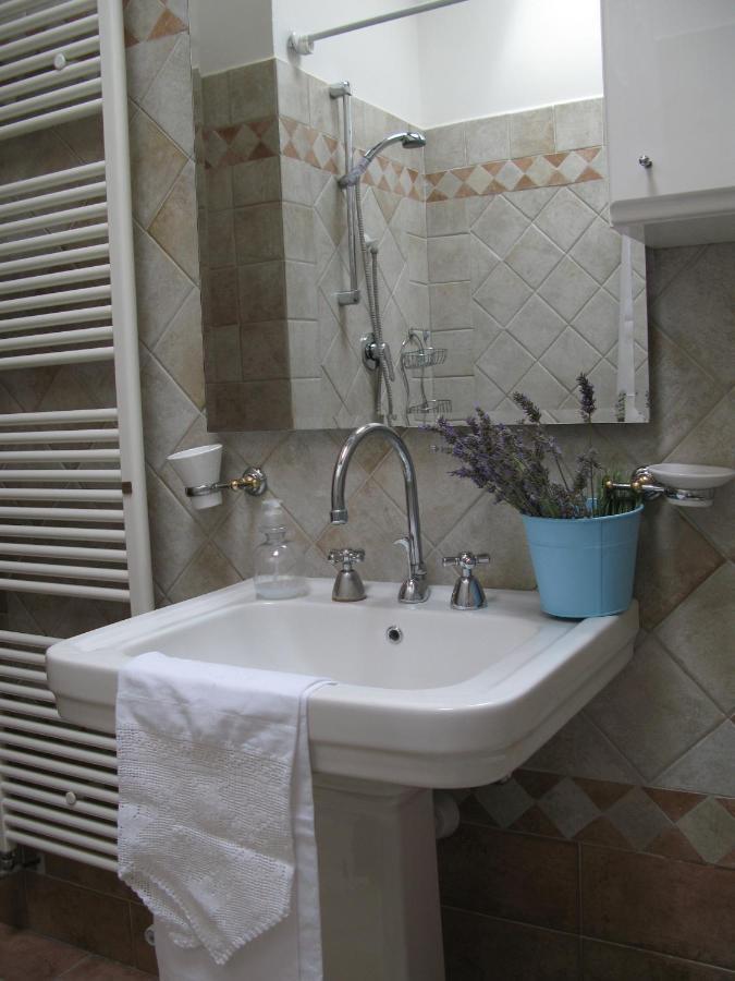 Agriturismo Renai E Monte กัมบาสซี แตร์เม ภายนอก รูปภาพ