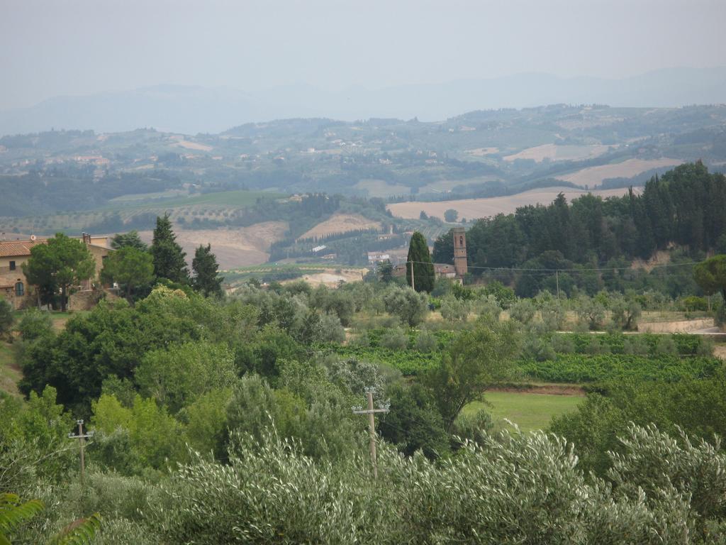 Agriturismo Renai E Monte กัมบาสซี แตร์เม ภายนอก รูปภาพ