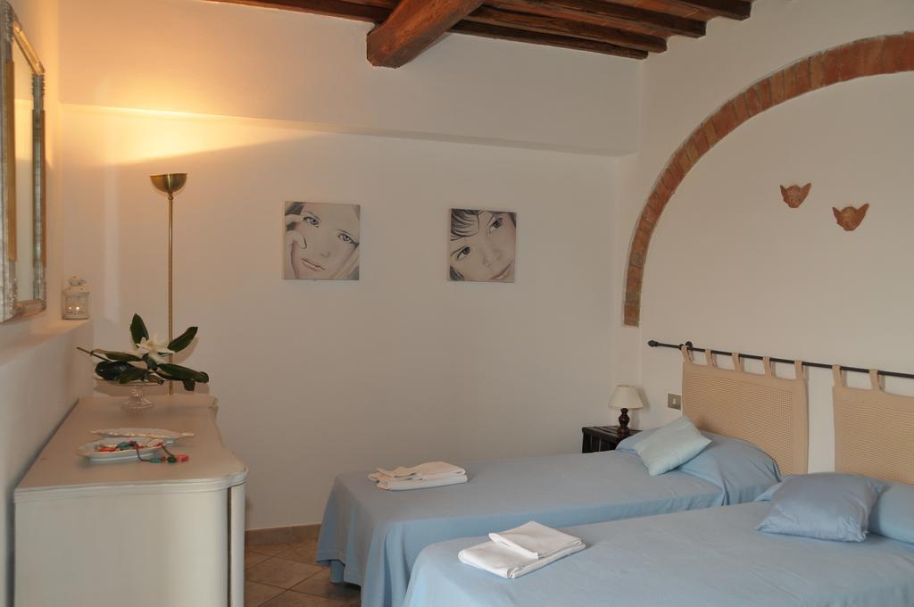 Agriturismo Renai E Monte กัมบาสซี แตร์เม ภายนอก รูปภาพ