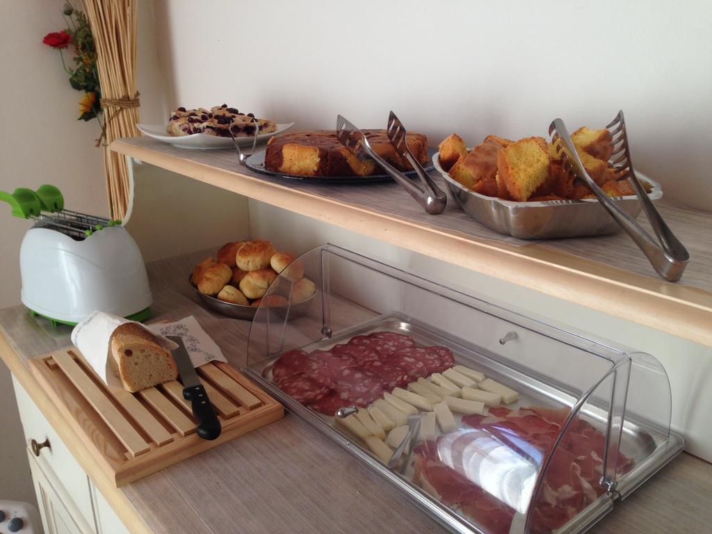 Agriturismo Renai E Monte กัมบาสซี แตร์เม ภายนอก รูปภาพ