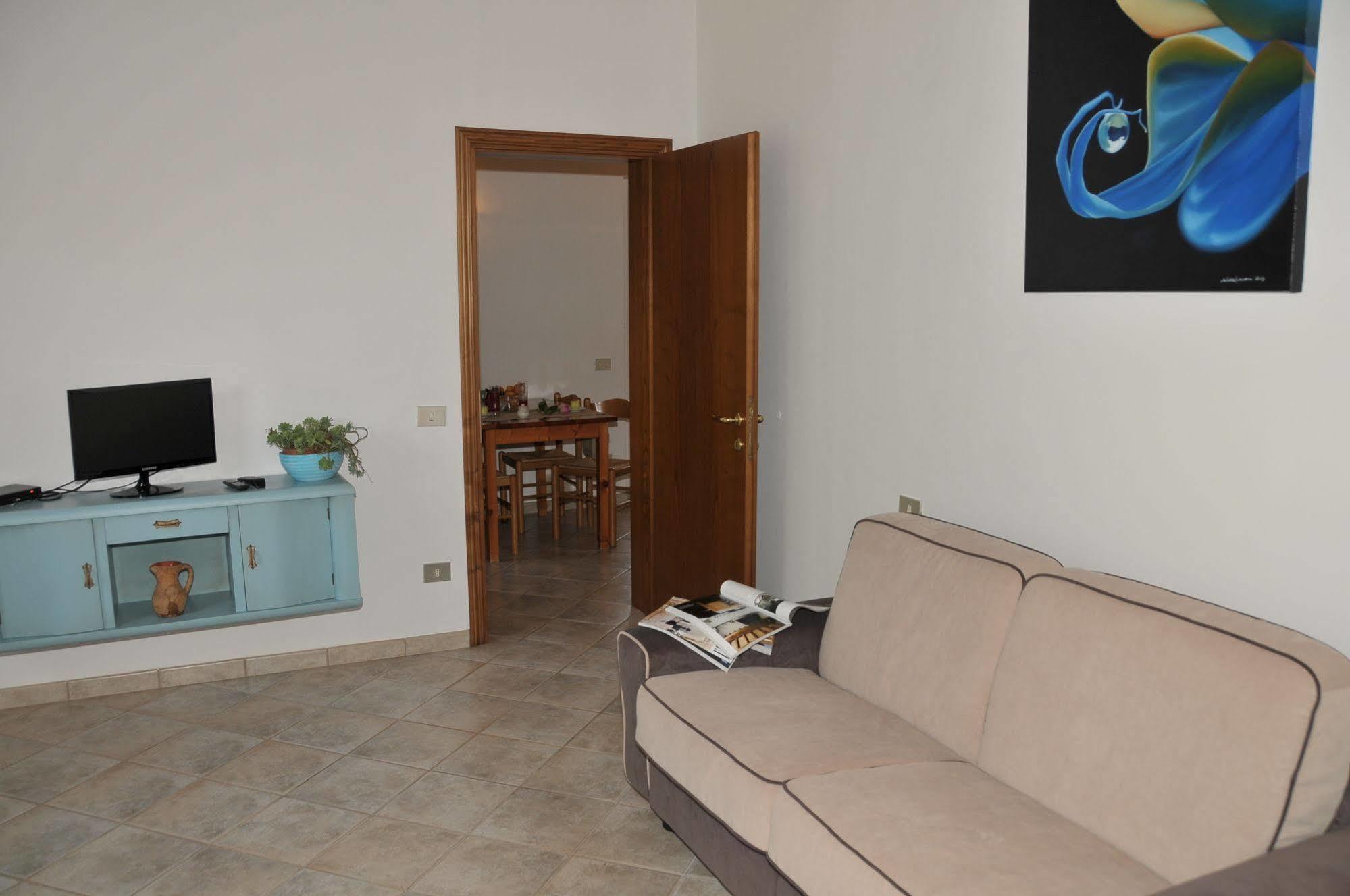 Agriturismo Renai E Monte กัมบาสซี แตร์เม ภายนอก รูปภาพ