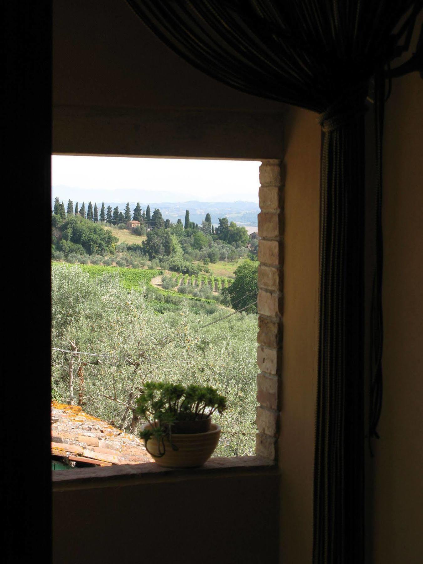 Agriturismo Renai E Monte กัมบาสซี แตร์เม ภายนอก รูปภาพ