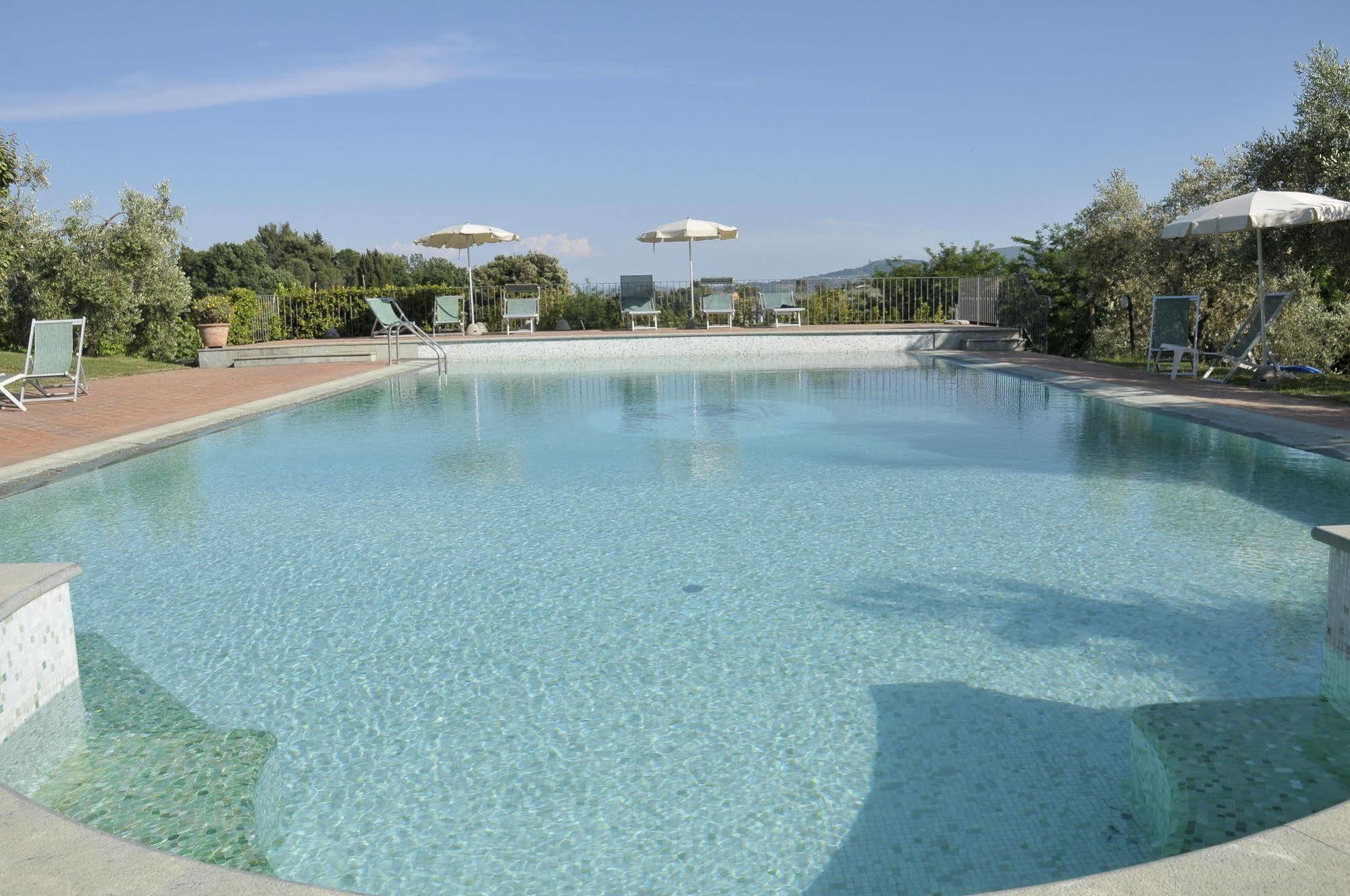 Agriturismo Renai E Monte กัมบาสซี แตร์เม ภายนอก รูปภาพ